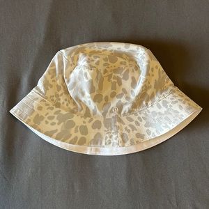 LULULEMON REVERSIBLE BUCKET HAT WHITE OPAL